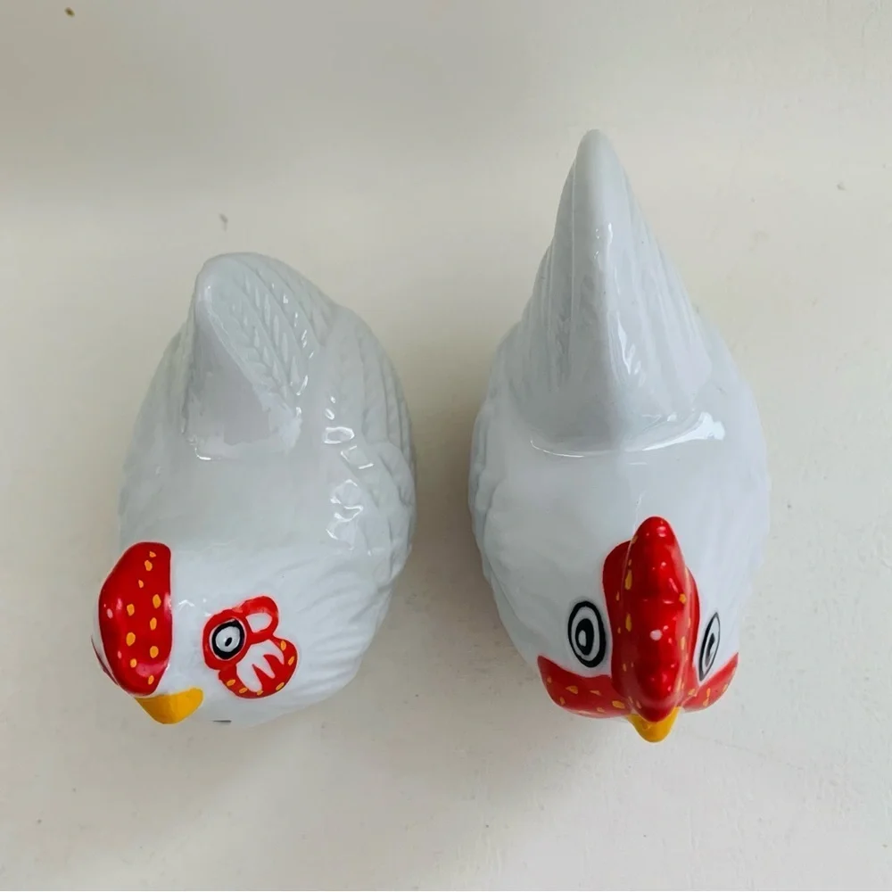 White Chicken  Salt and Pepper Shakers Set Hen - Rare & Very Nice!